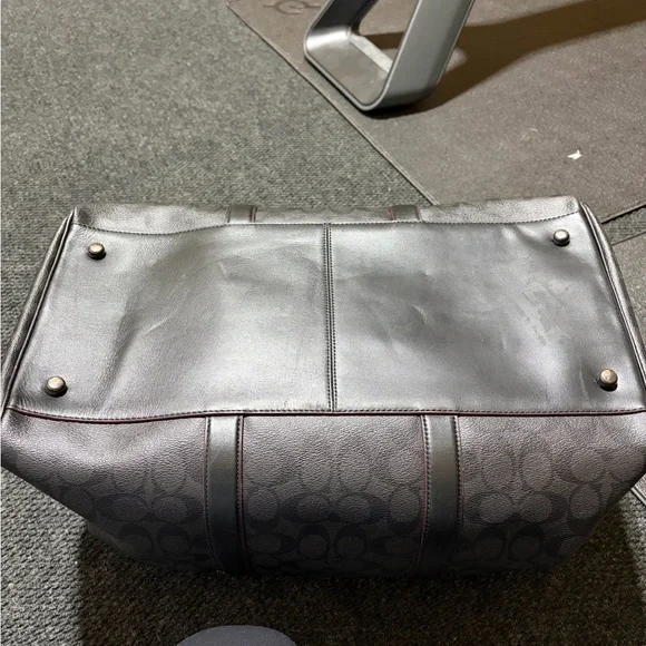 Coach Men’s Signature Duffel Bag - Picture 4 of 7